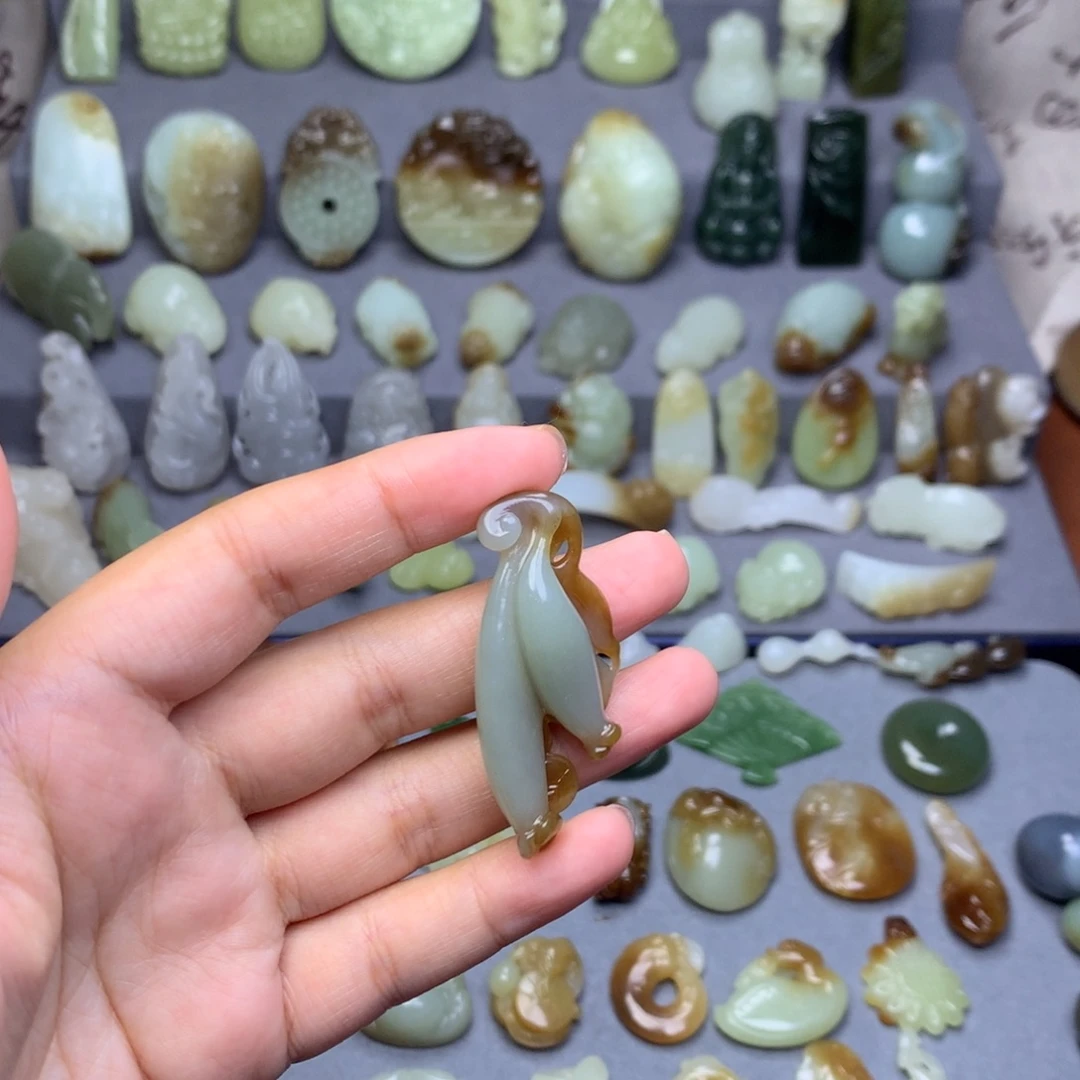 和田玉未镶嵌挂件