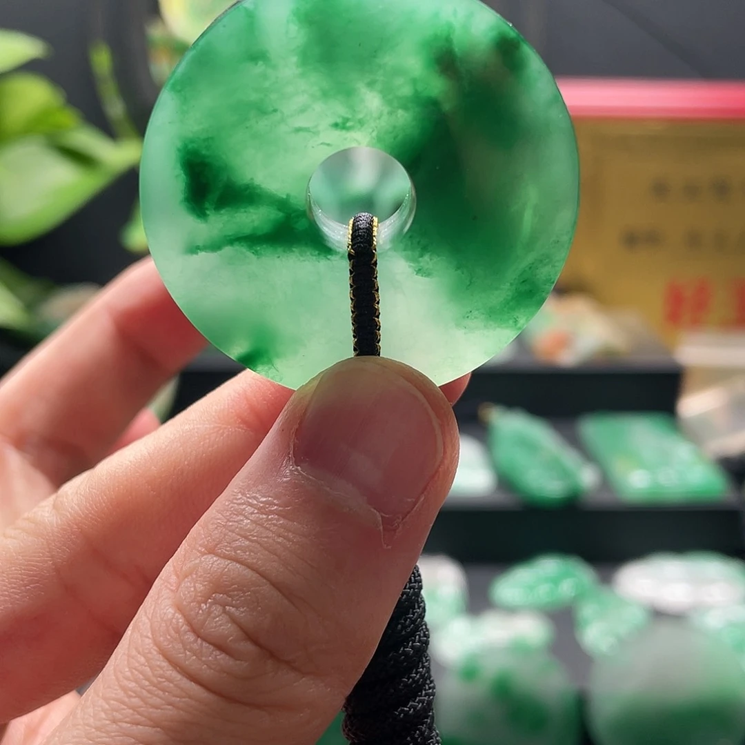 事***鑫石英质玉吊坠未镶嵌