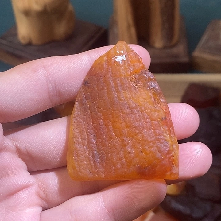 琥珀未镶嵌裸石金绞蜜