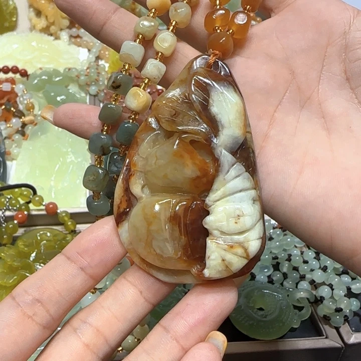 未镶嵌蛇纹石玉吊坠