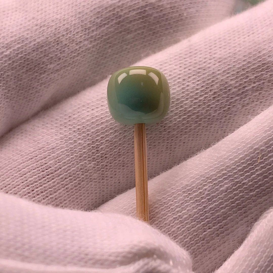 绿松石未镶嵌颈饰10×9