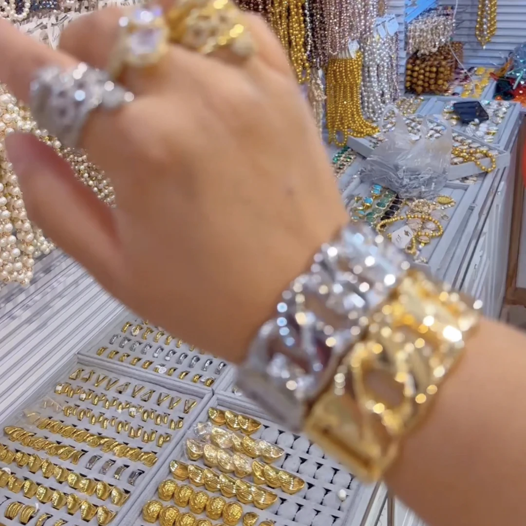 钛钢手镯 钛钢手镯 艾克达新款饰品欧美钛钢手镯 时尚百搭轻奢气