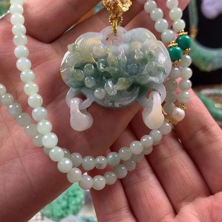 翡翠未镶嵌颈饰吊坠