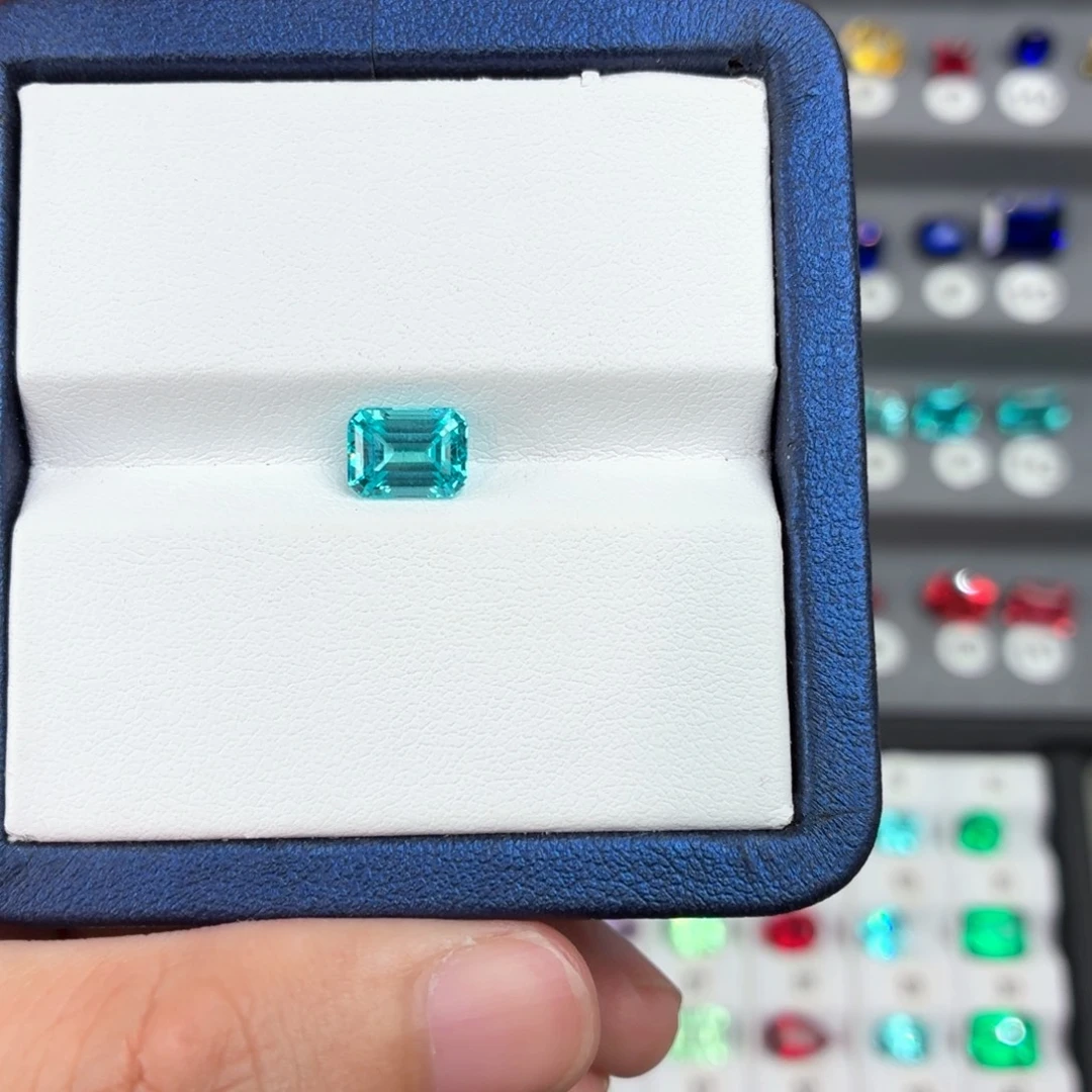 猛***国合成（培育）石榴石裸石3.09ct