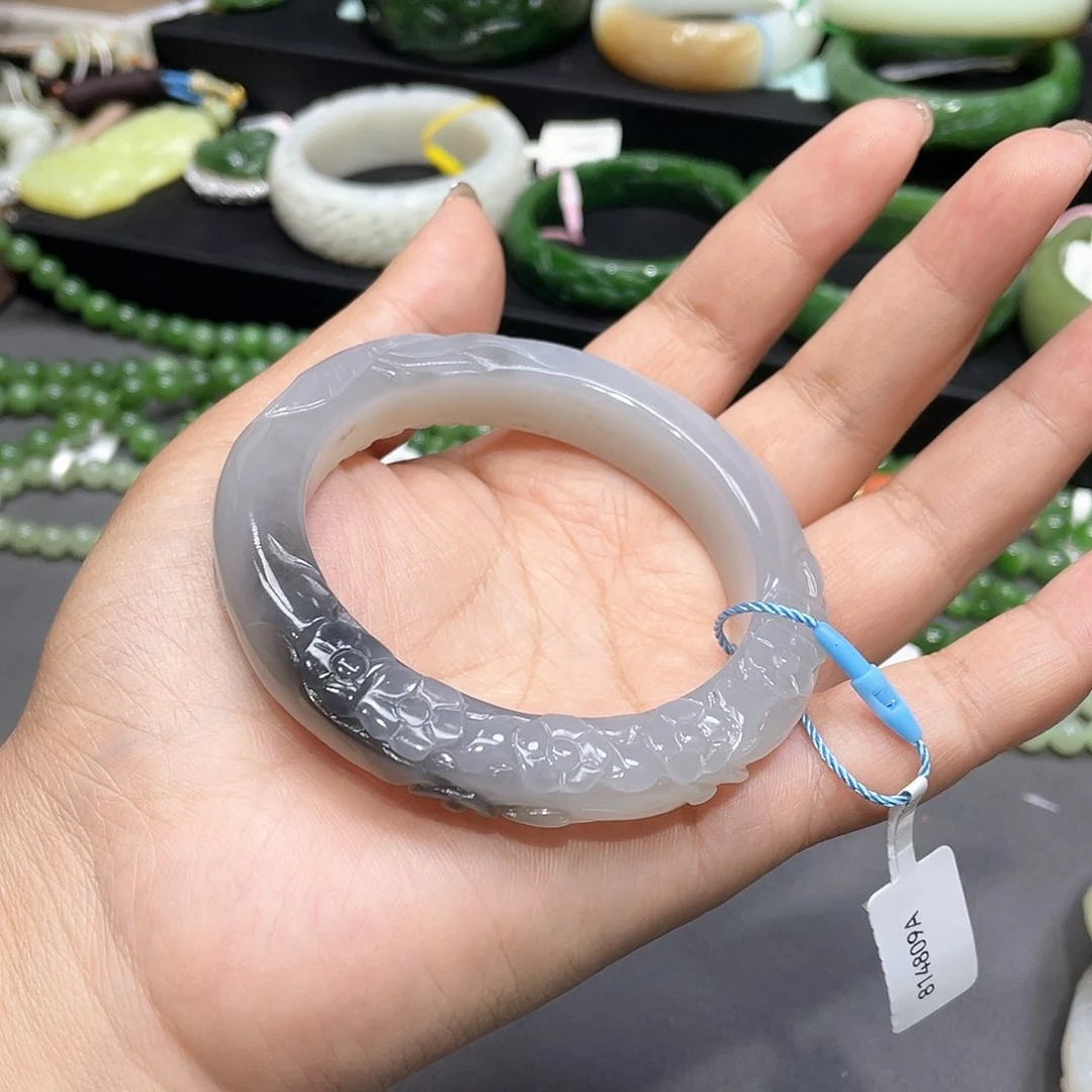 和田玉手镯58圈口56未镶嵌