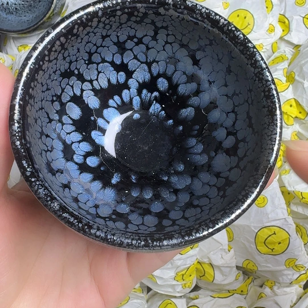 茶盏是因为它具有极深