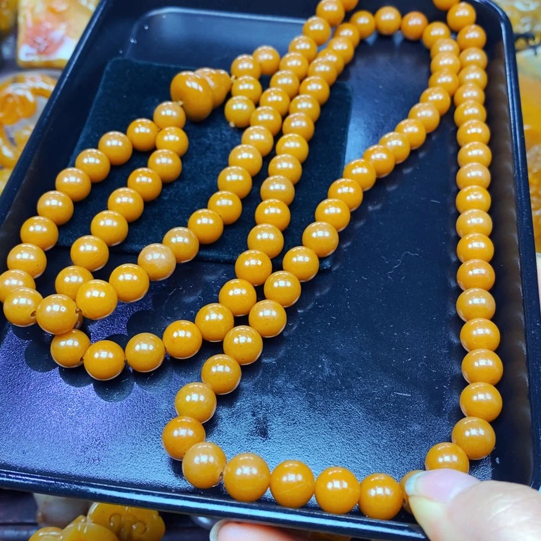 未镶嵌石英质玉（黄龙玉）颈饰