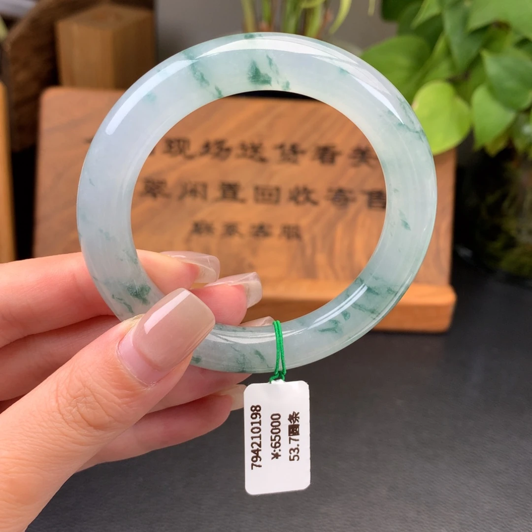翡翠手镯未镶嵌一手圆条53.7冰飘花
