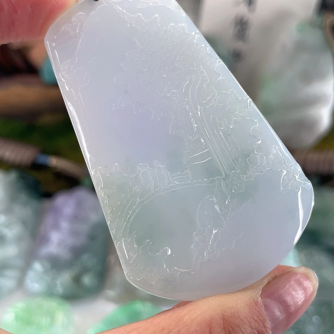 翡翠未镶嵌颈饰山水牌