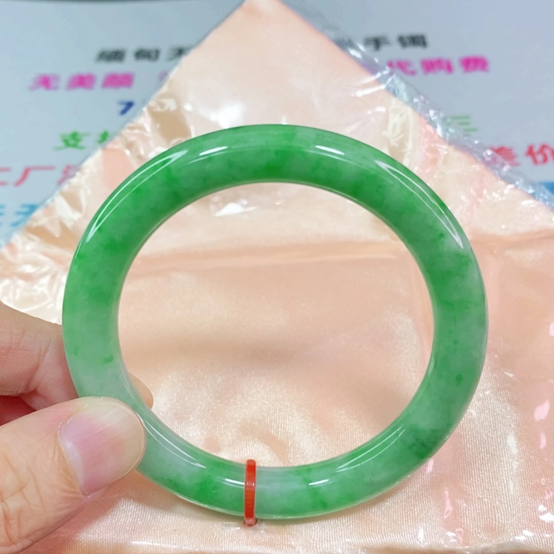 翡翠手镯未镶嵌54-56圈口圆条