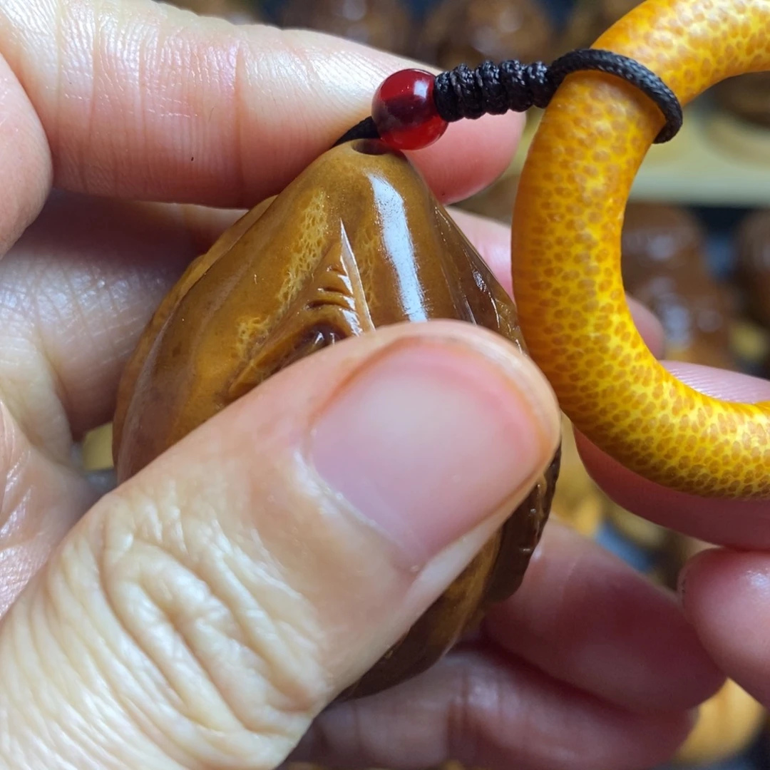 【闪购商品】香榧木橄榄核雕工艺瑕疵四面