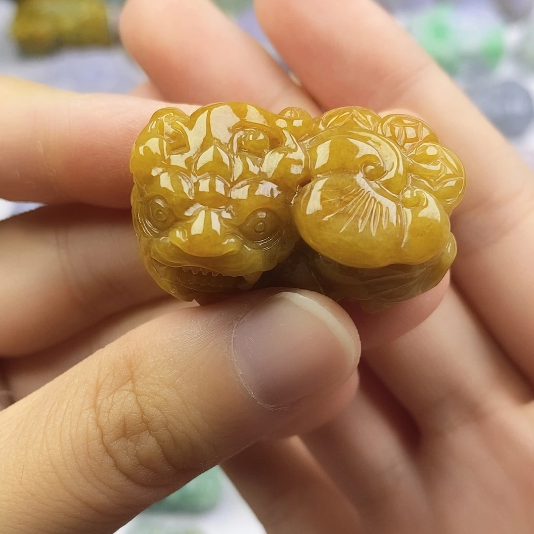 颈饰未镶嵌翡翠貔貅