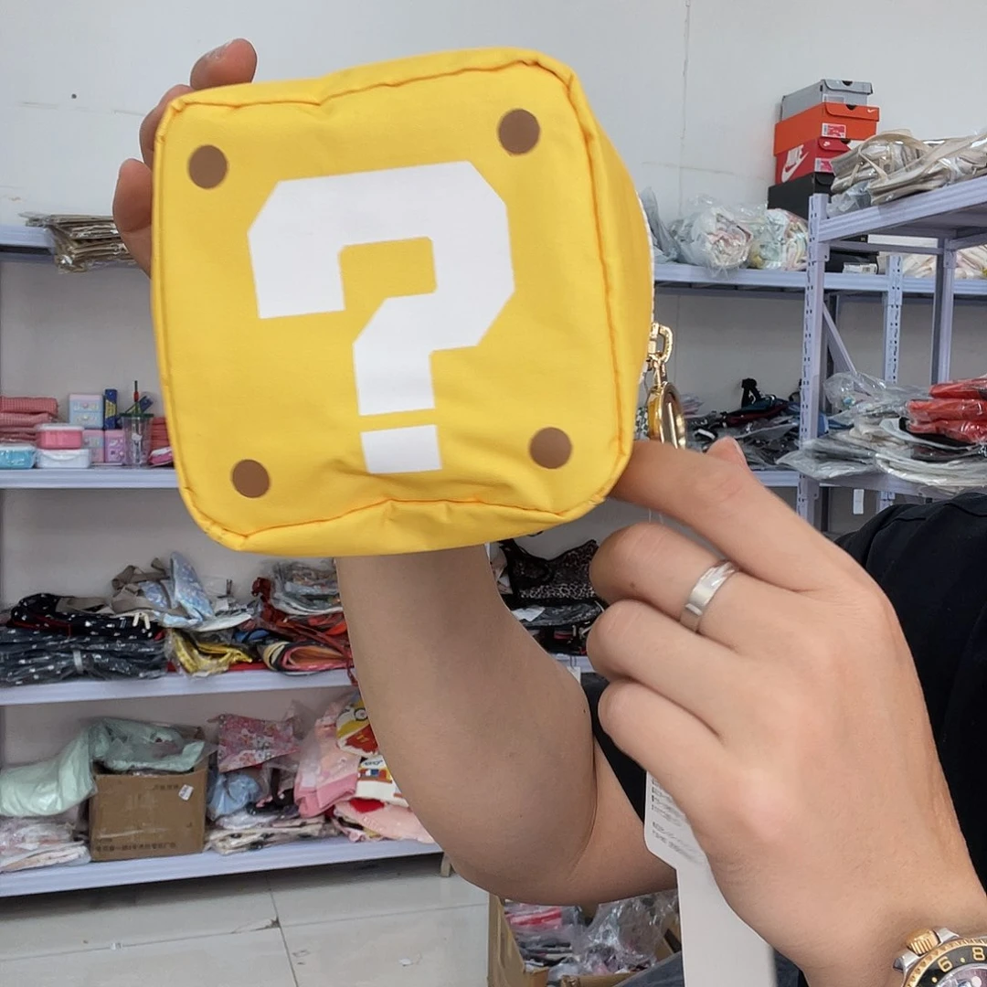 PU化妆包等各种产品和