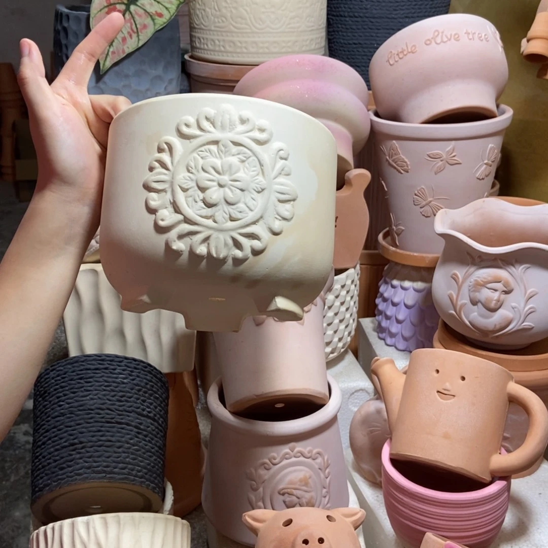 17×13白陶三脚雕花 粗陶1个
