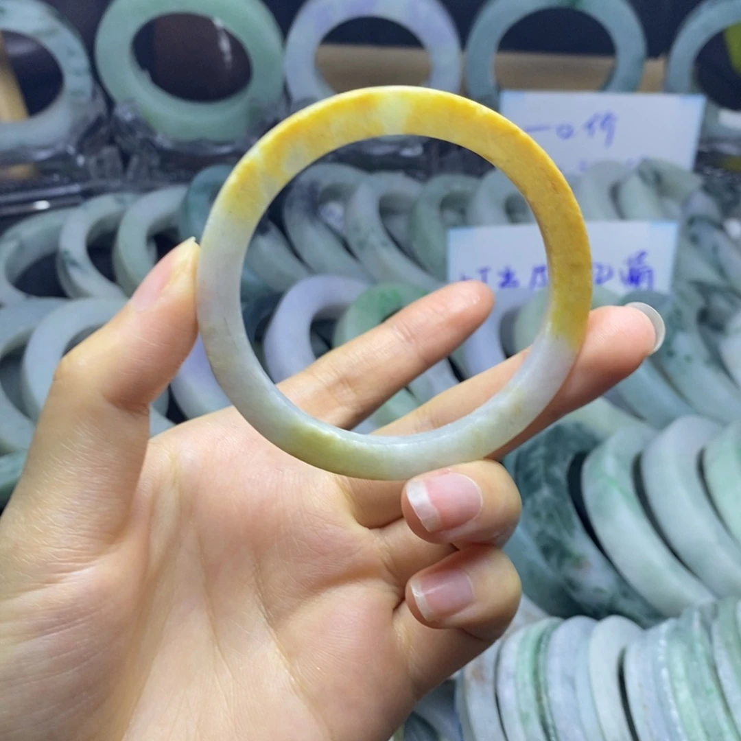 定制翡翠未镶嵌手镯