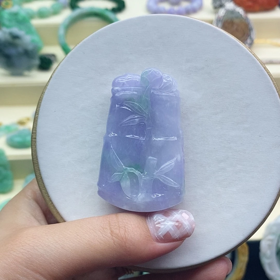 翡翠未镶嵌吊坠(赠链)