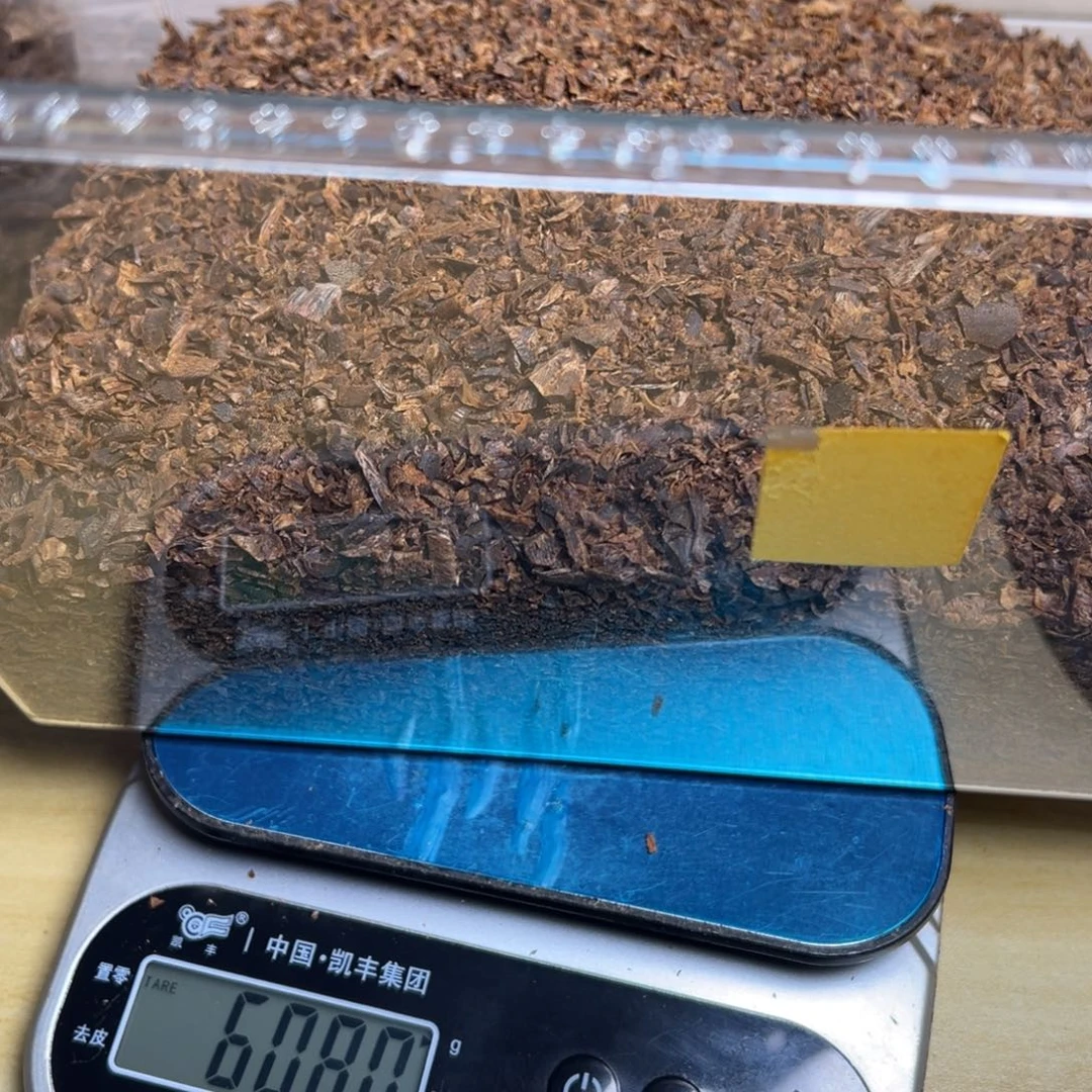 和***合树脂制品海南天然老白棋沉水树丁切料608克