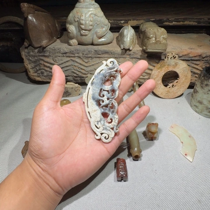 老***张和田玉（糖玉）未镶嵌挂件