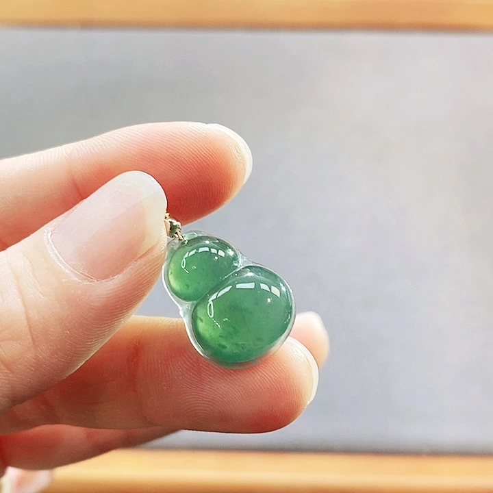 翡翠未镶嵌手镯（圆镯）