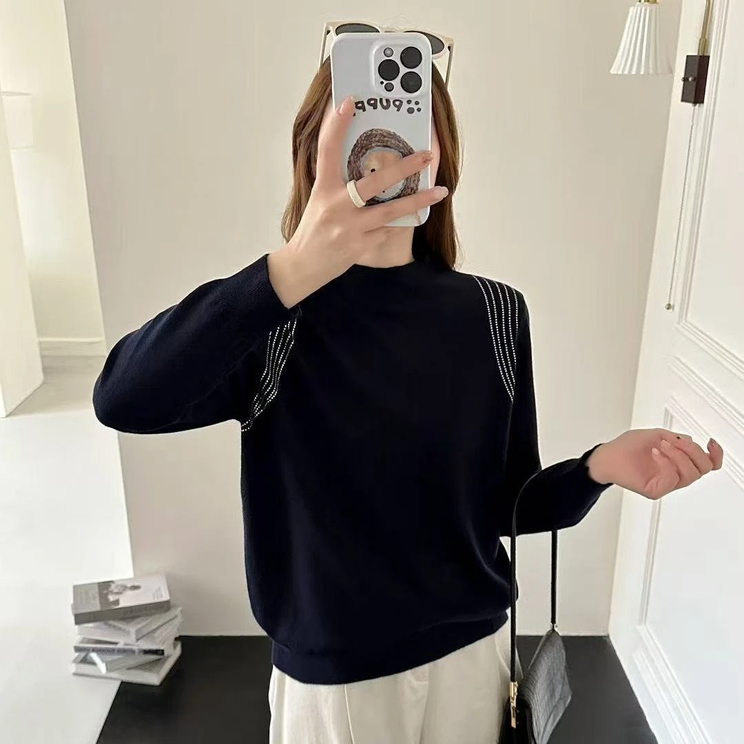 女纯色圆领时尚百搭长袖针织衫QFS6618