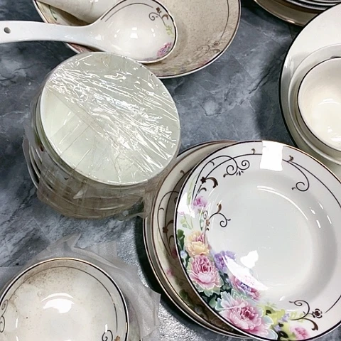 瓷小套组22件套的……