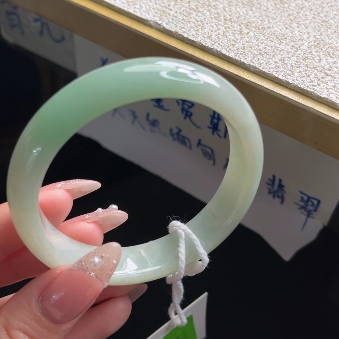 翡翠未镶嵌手镯手镯