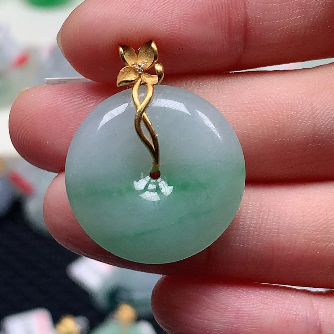 颈饰18K金镶嵌翡翠翡翠吊坠