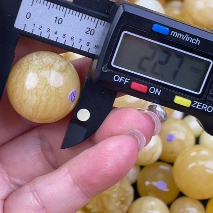 蜜蜡未镶嵌裸石微瑕7