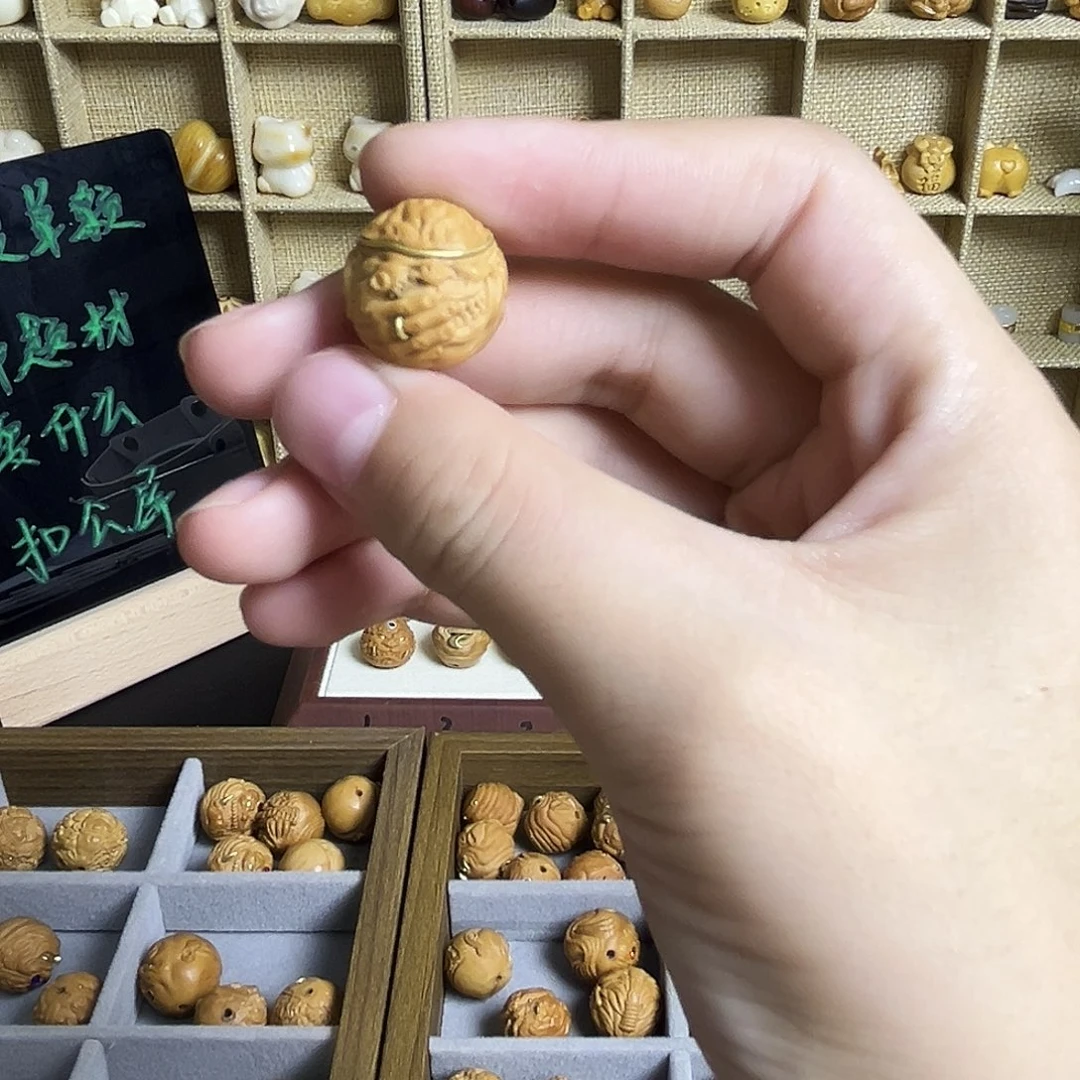 吊坠猴头核桃镶嵌单颗盲僧