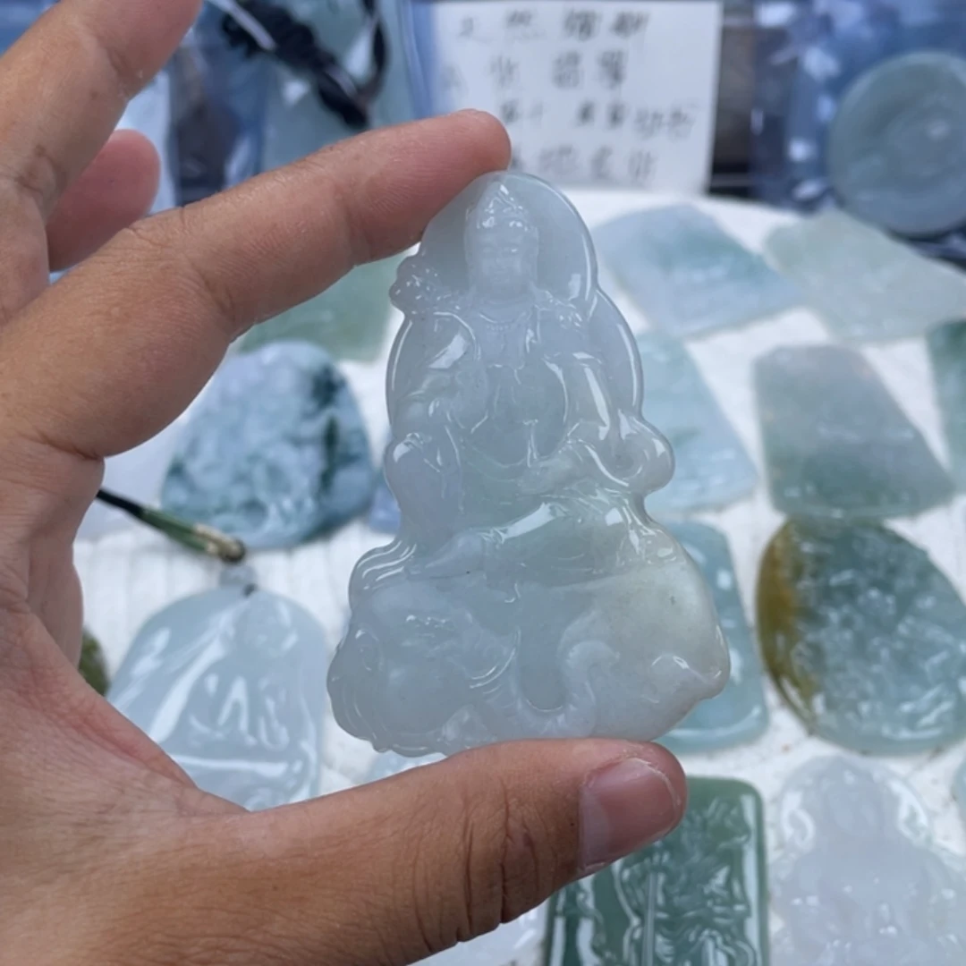 颈饰未镶嵌翡翠普贤菩萨