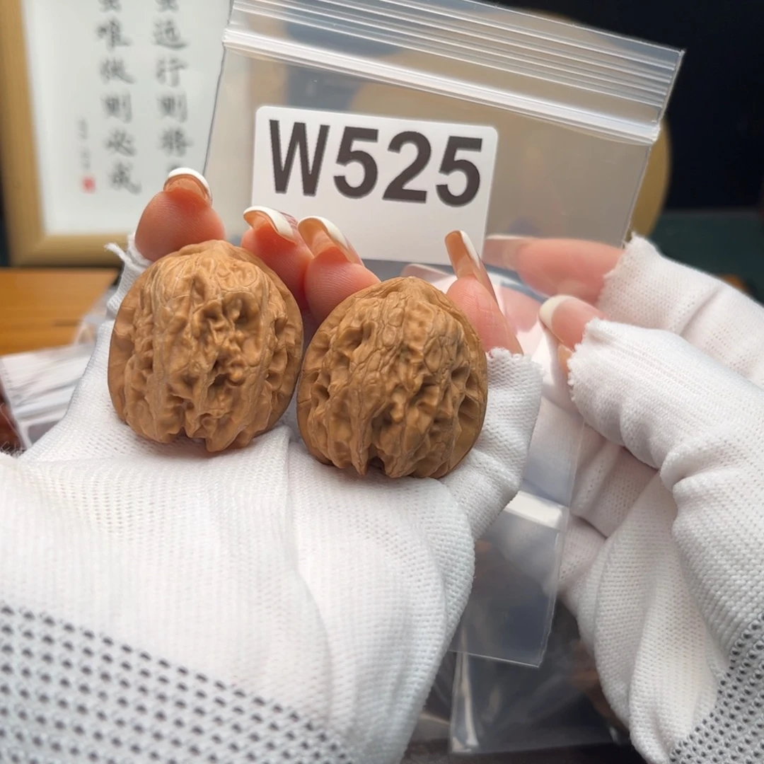 文玩核桃把件40方块w525有虚尖