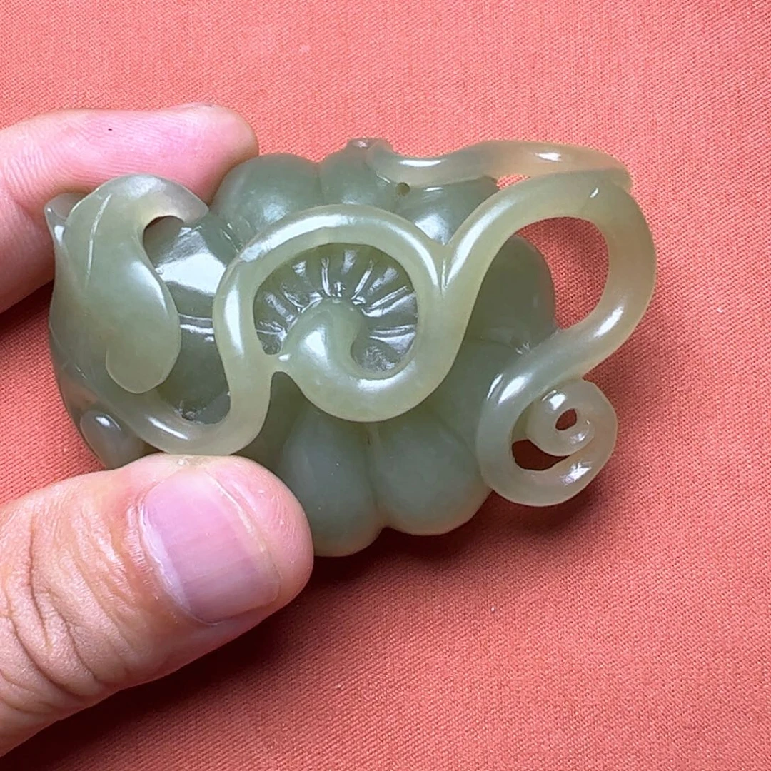 王***胜和田玉未镶嵌挂件