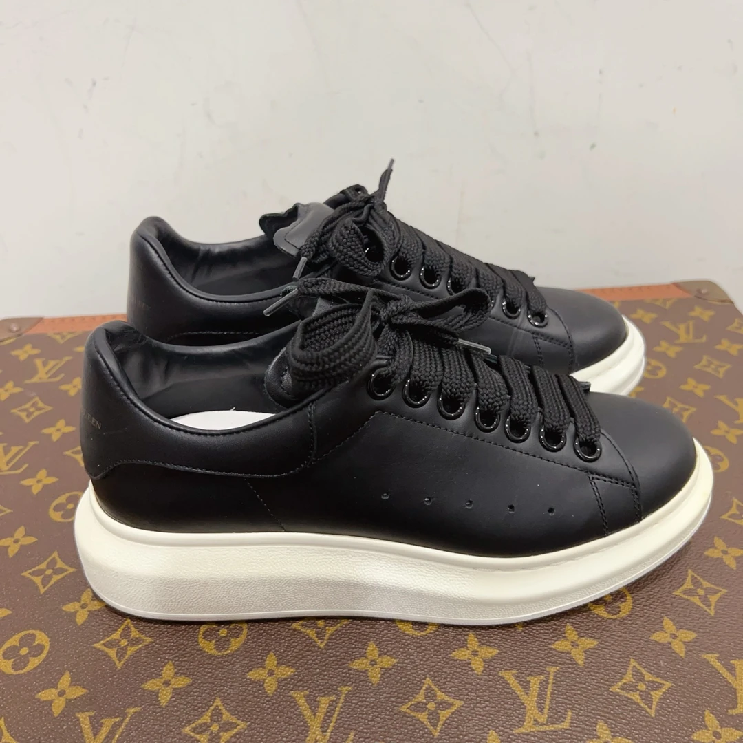 99新 Alexander McQueen/亚历山大·麦昆 平底鞋尺码37.5/GSS24128