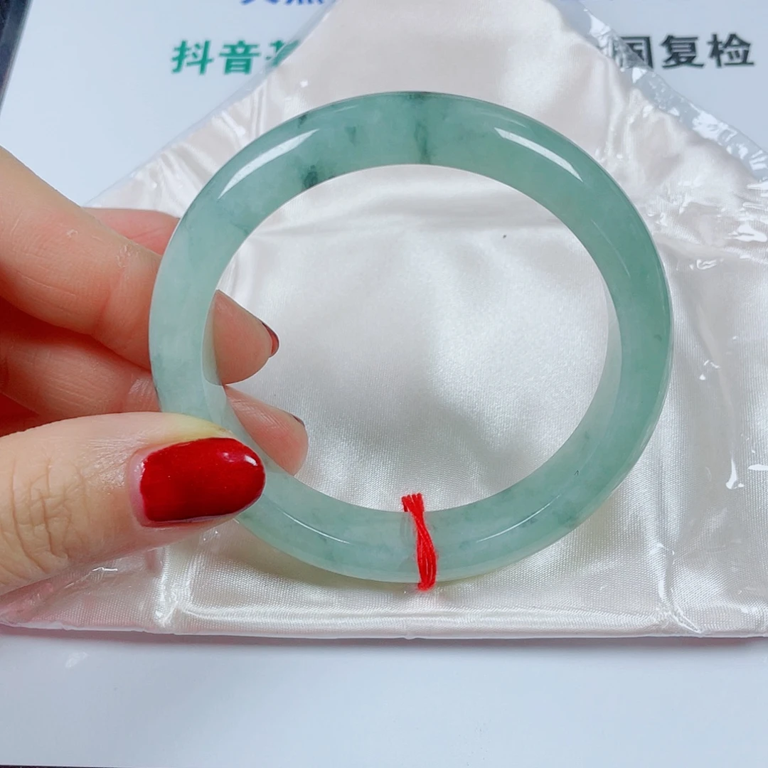 翡翠未镶嵌手镯圈口60.8宽13.2厚8.9