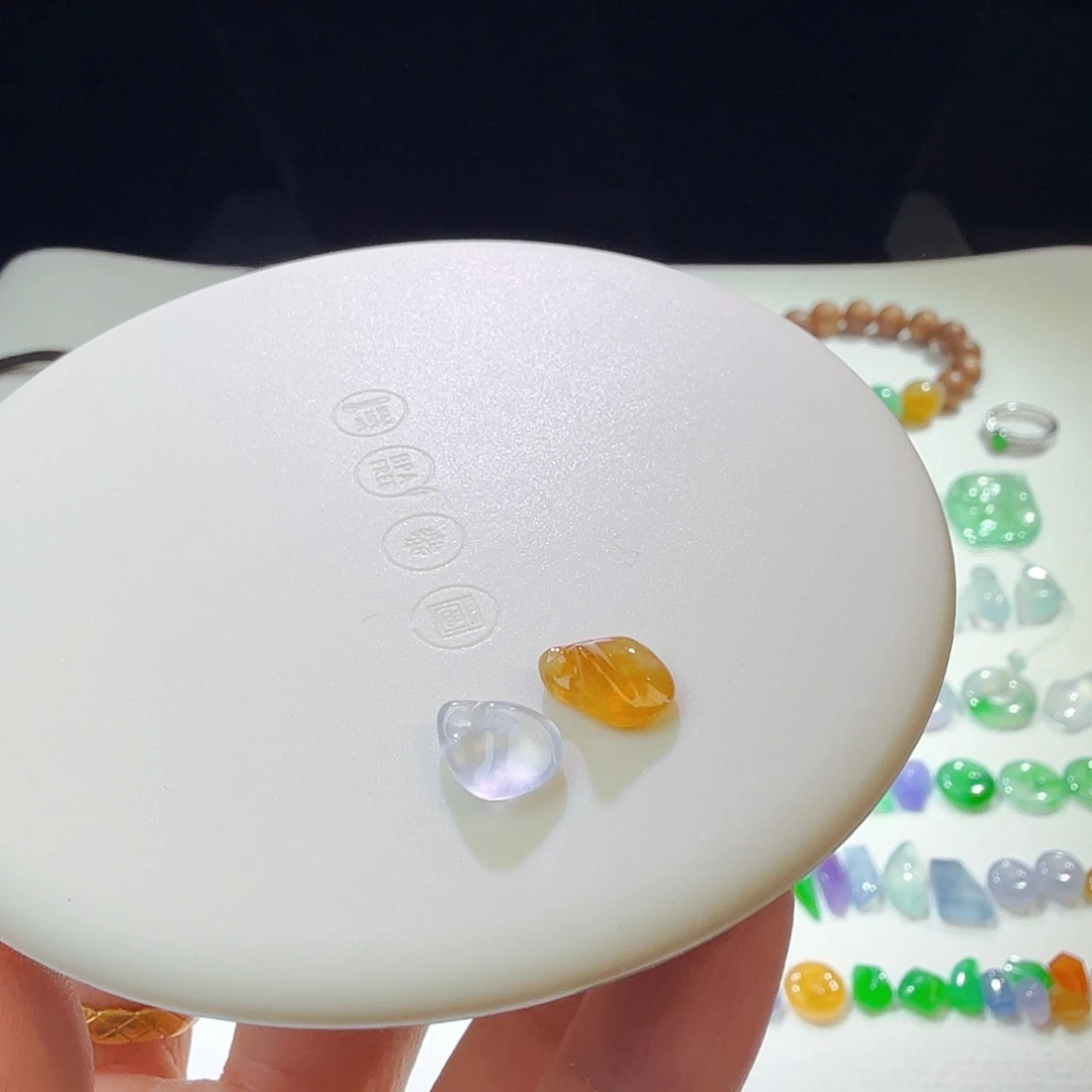 翡翠裸石随行一对