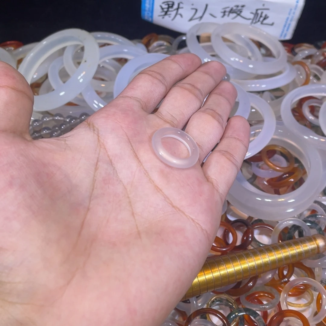 玛瑙/玉髓戒指未镶嵌55号港10 有瑕疵