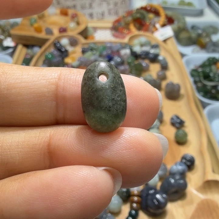 和田玉未镶嵌珠宝半成品