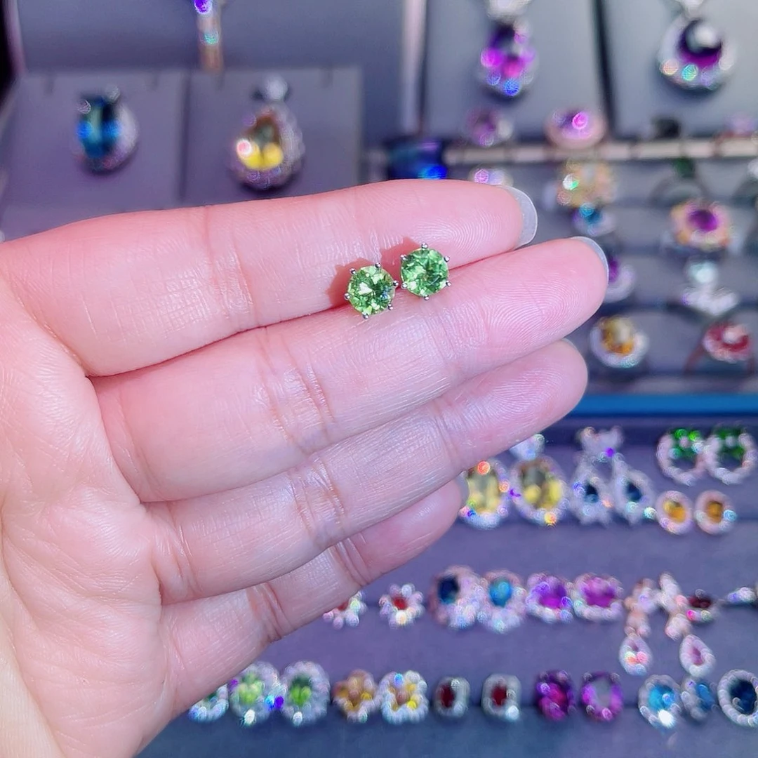 银S925镶嵌耳饰橄榄石