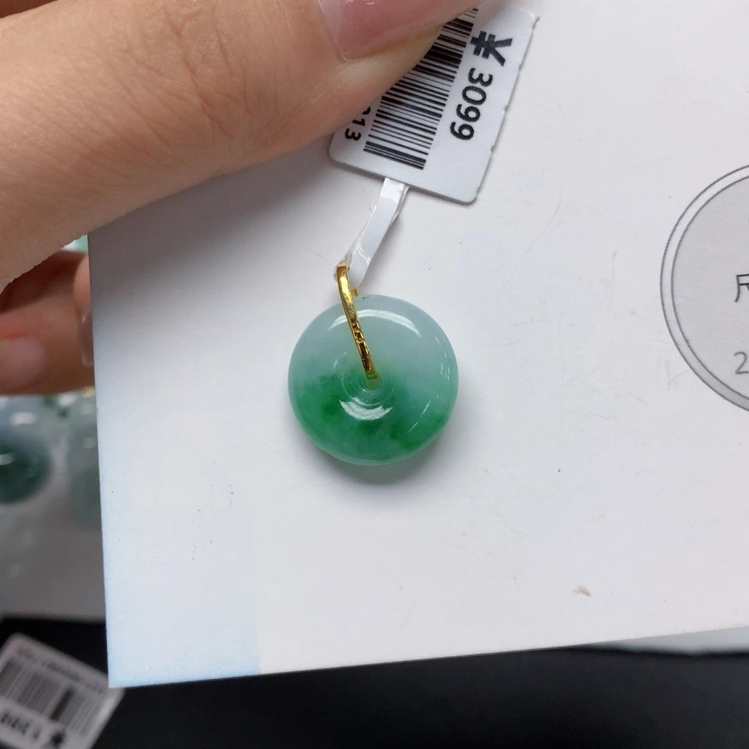 颈饰18K金镶嵌翡翠