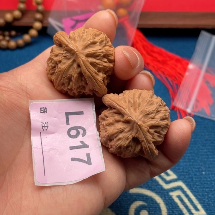 文玩核桃吊坠宫灯