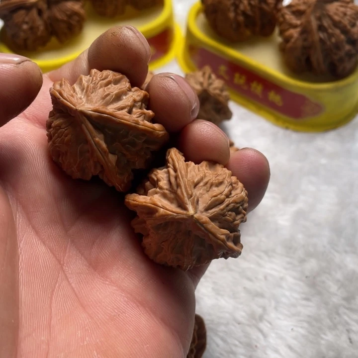 把件桃核盘山三棱