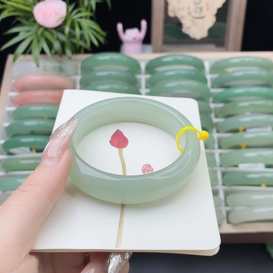 石英质玉未镶嵌手镯