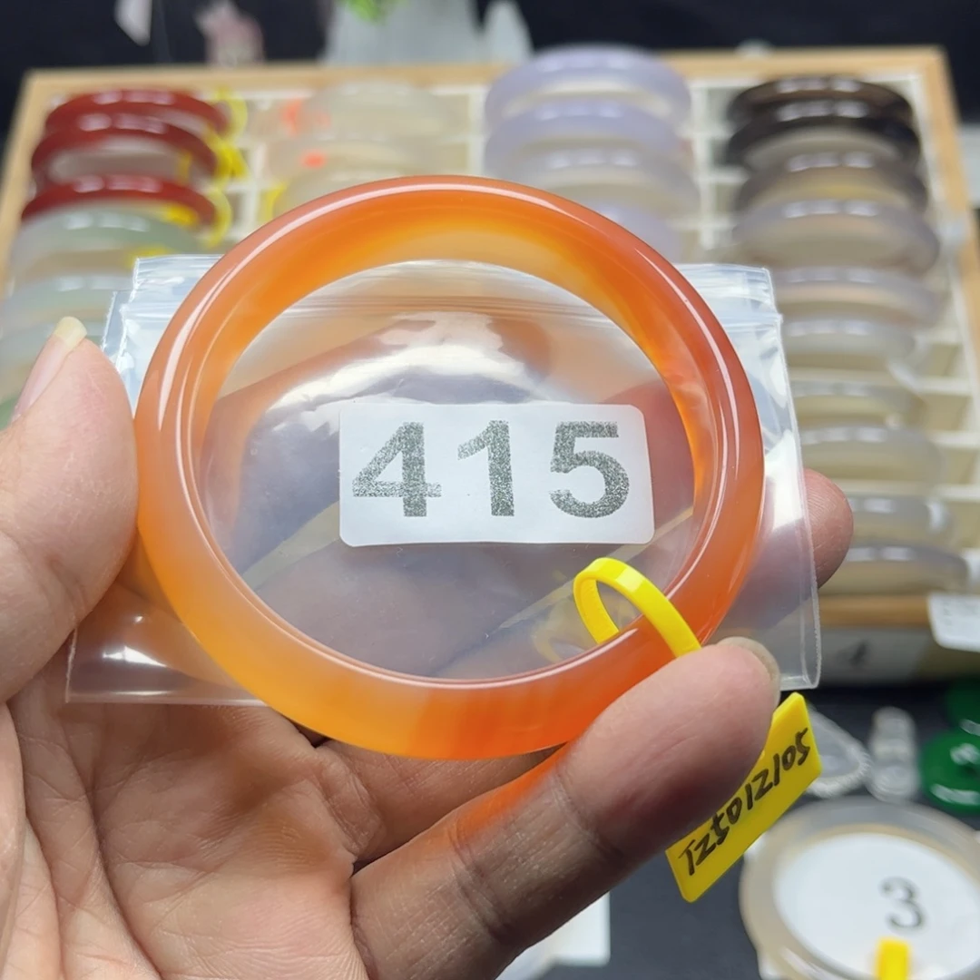 玛瑙/玉髓手镯未镶嵌62