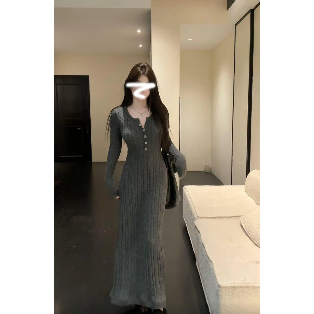慵懒风纯色加厚修身显瘦长裙针织收腰短款纽扣圆领包臀连衣裙
