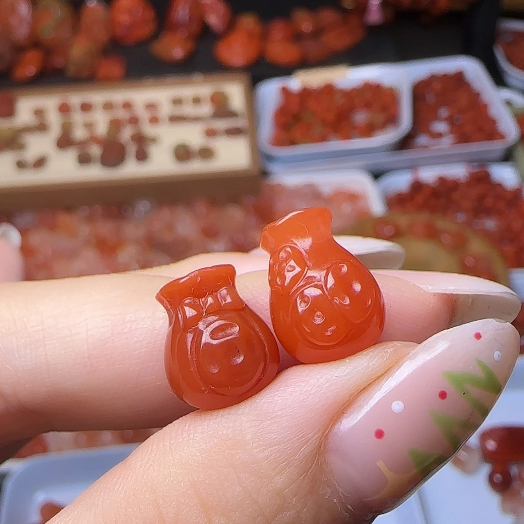 南红玛瑙未镶嵌颈饰