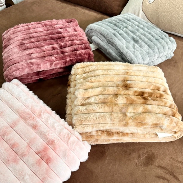 兔兔绒空调毯披肩盖毯午睡小毯子学生宿舍午休沙发毯