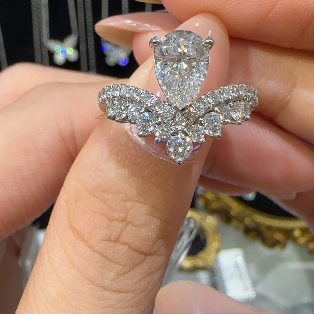 铂Pt950镶嵌实验室培育钻石设计款水滴1卡