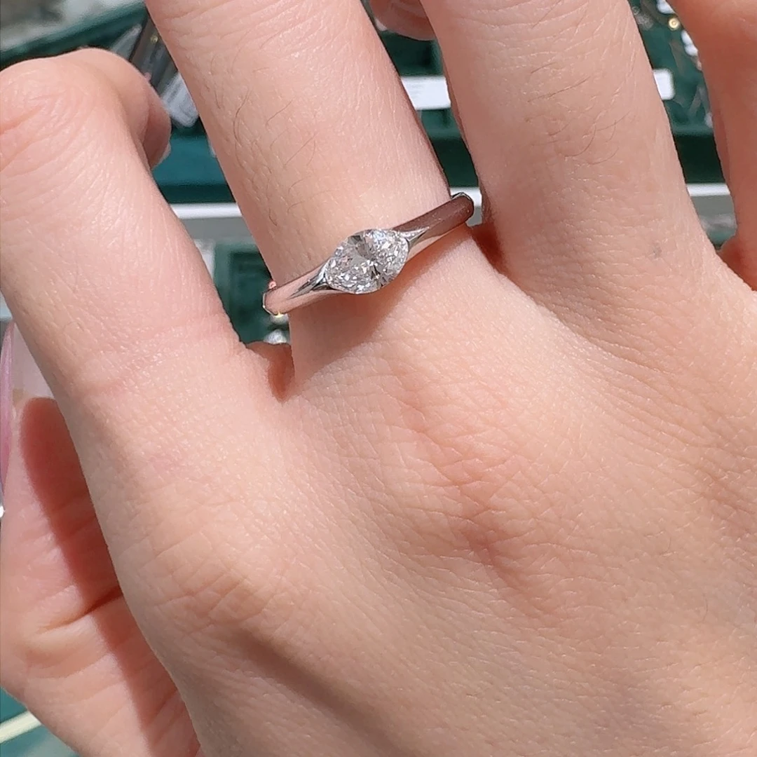 实验室培育钻石18K金镶嵌梅*13