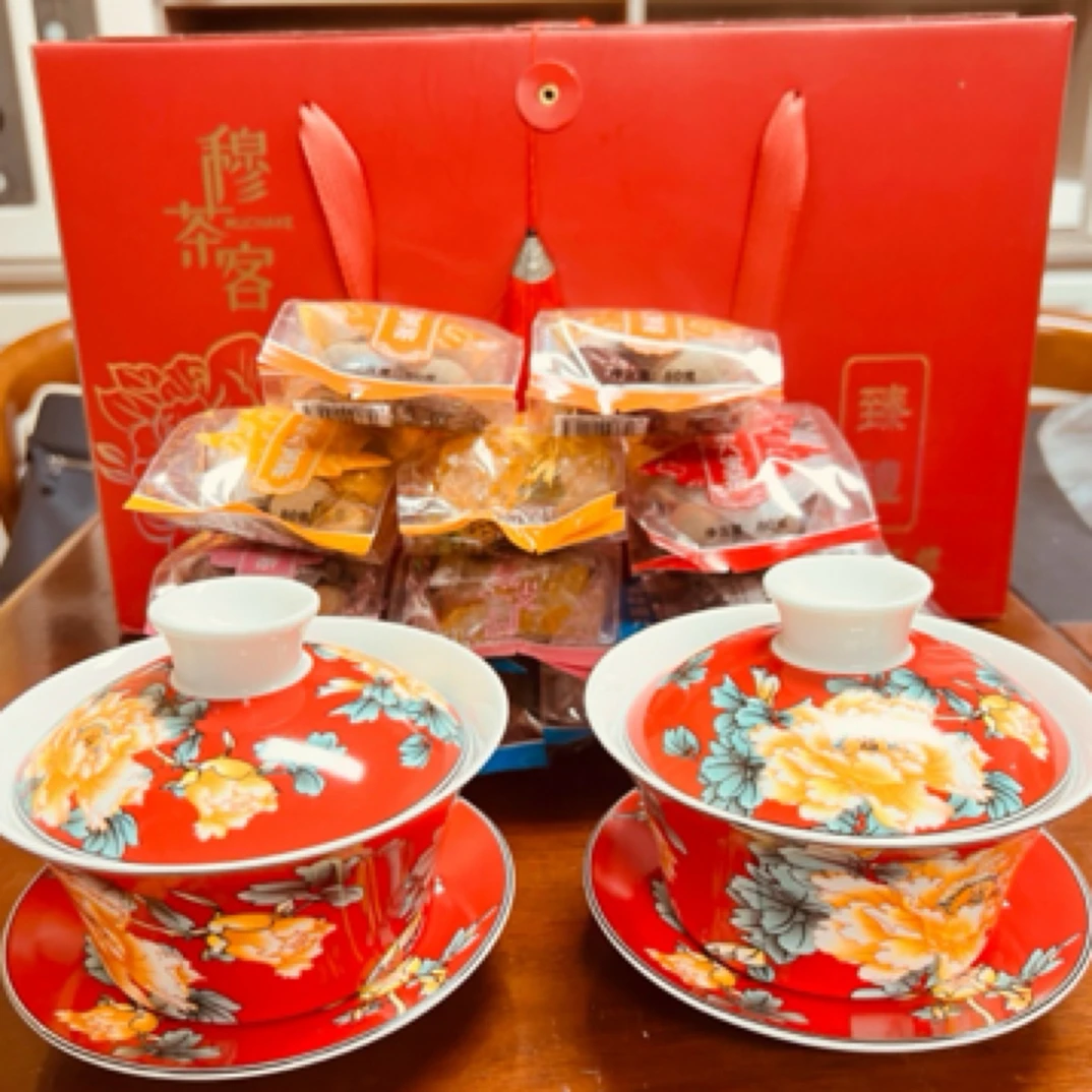 一对盖碗十二包精品八宝茶