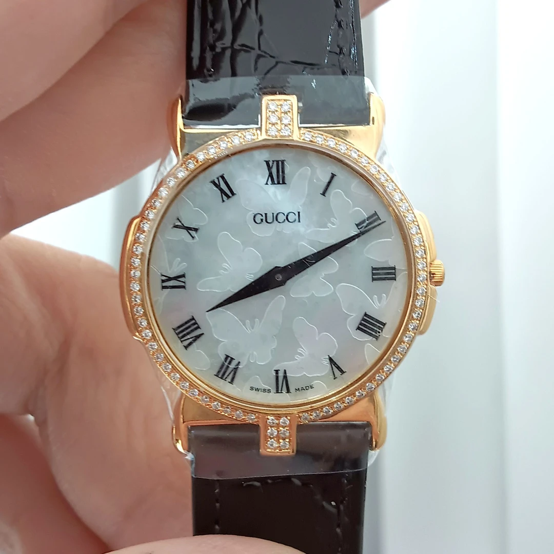 95新 GUCCI/古驰 石英表95新后镶钻盘31带18/256101394